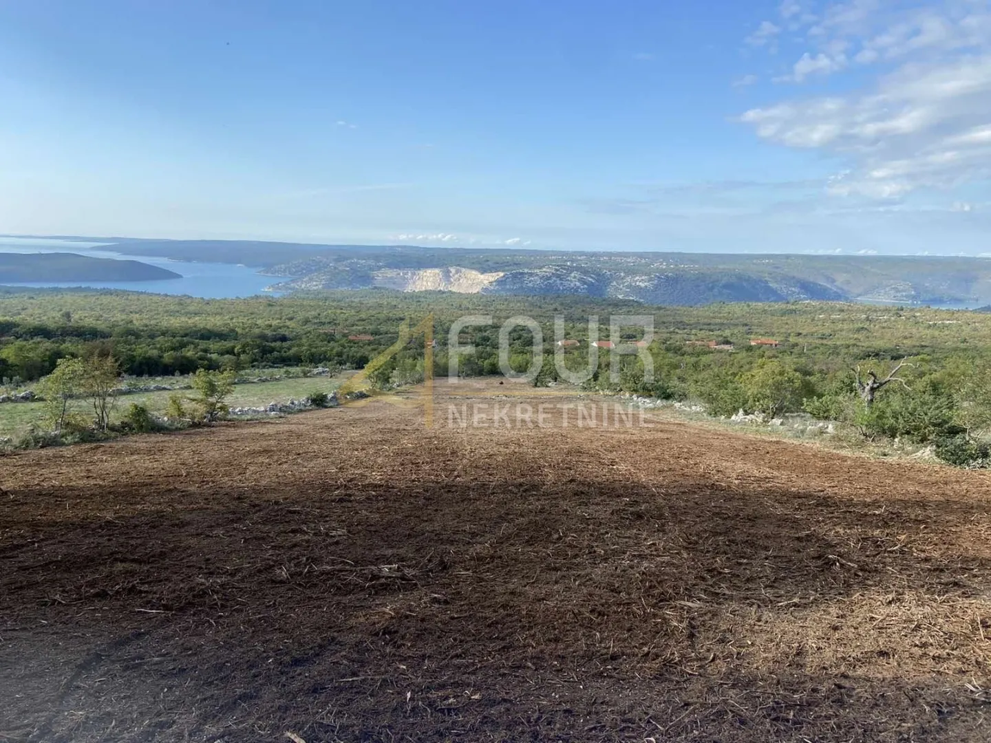 Istra, Labin - okolica, poljoprivredno zemljište 720m2