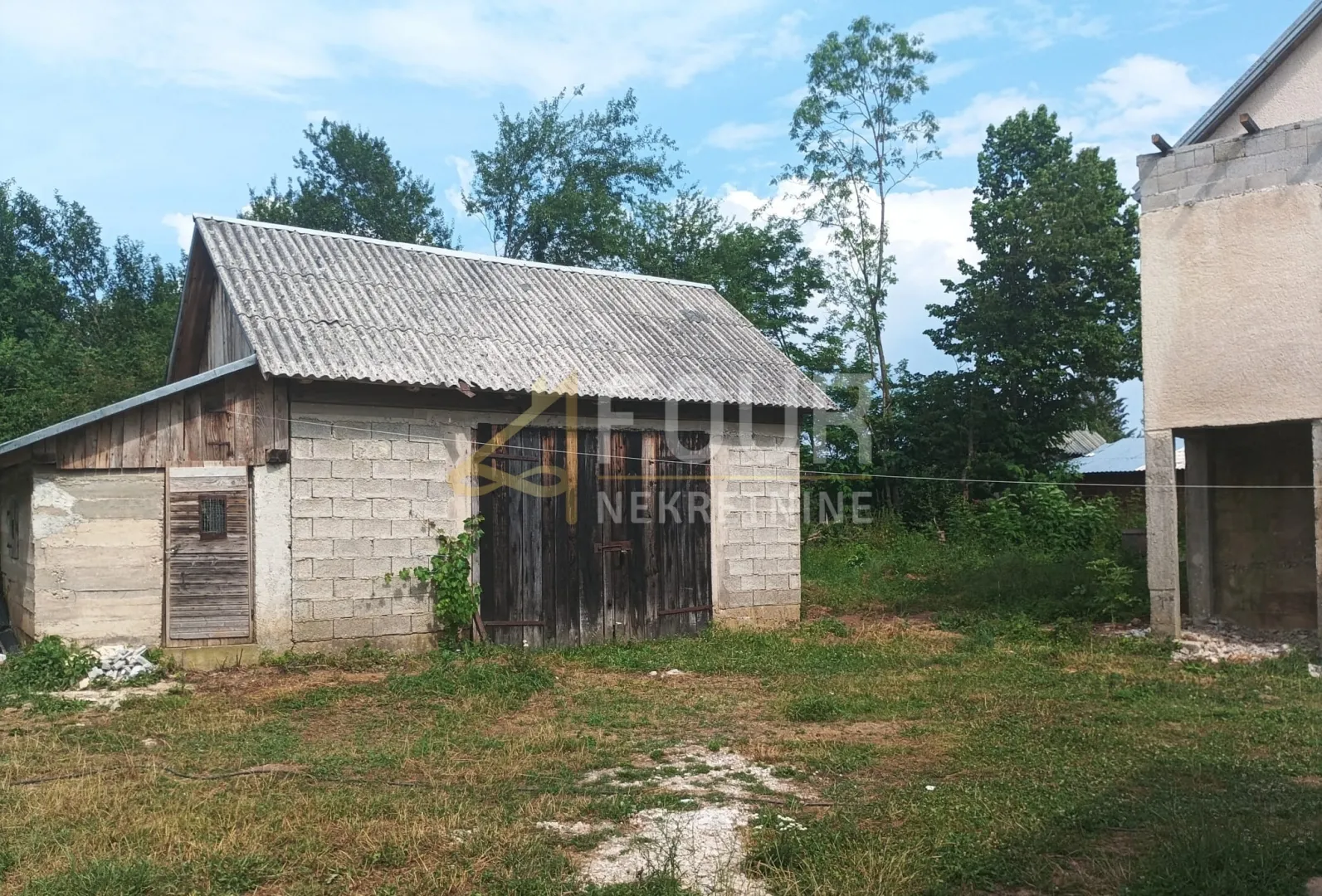gospić - okolica, samostojeća kuća + gospodarski objekt - slika 4