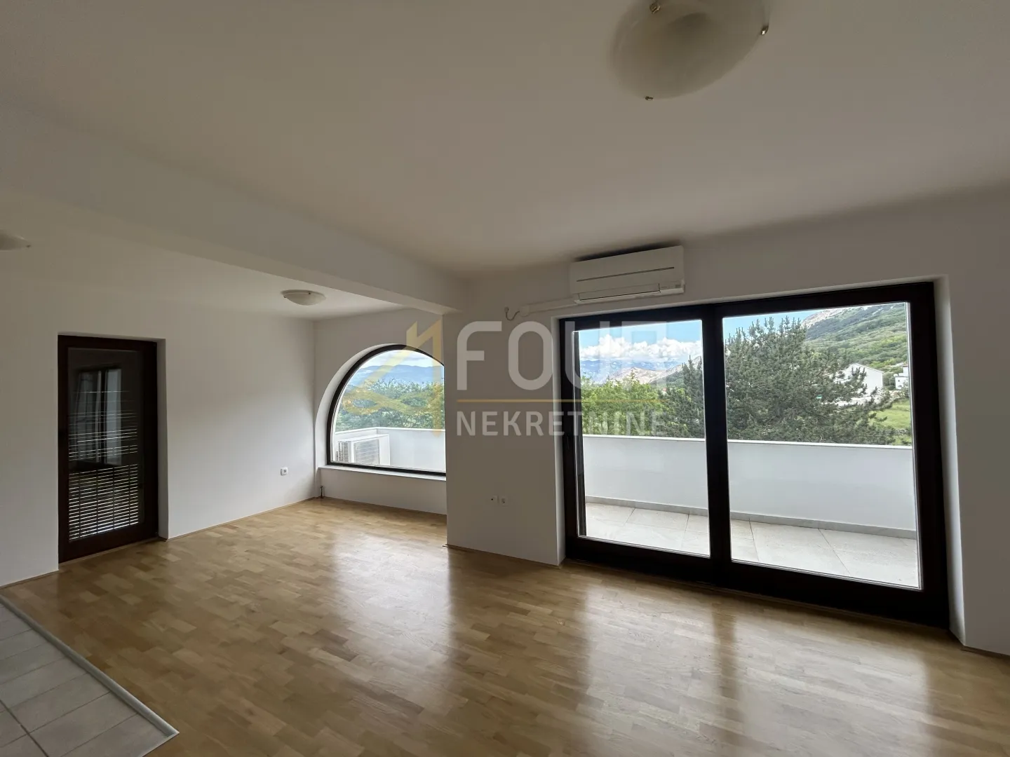 Otok Krk, Baška - okolica, 72.74m2, 2s+db, bazen na korištenje