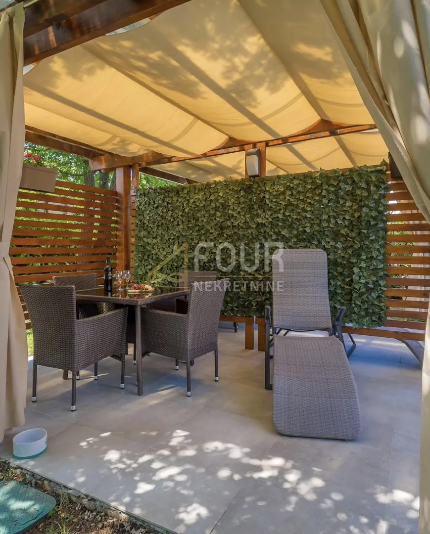 Otok Krk, Malinska, 1s+db, okućnica 81m2 + parkirno mjesto - Malinska, Malinska-Dubašnica