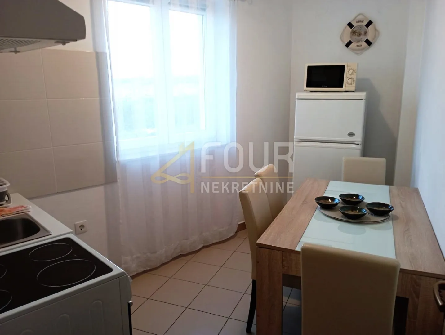 otok krk, grad krk, 42.68m2, 1s+db, terasa i vrt 45.50m2 - slika 5