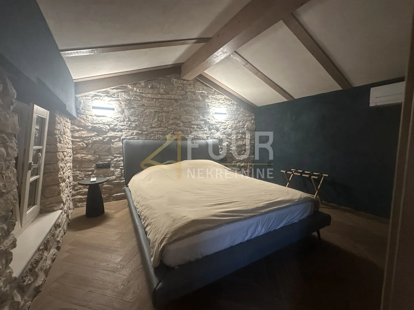 istra, buje, kaštel - okolica, kamena vila s bazenom - slika 27