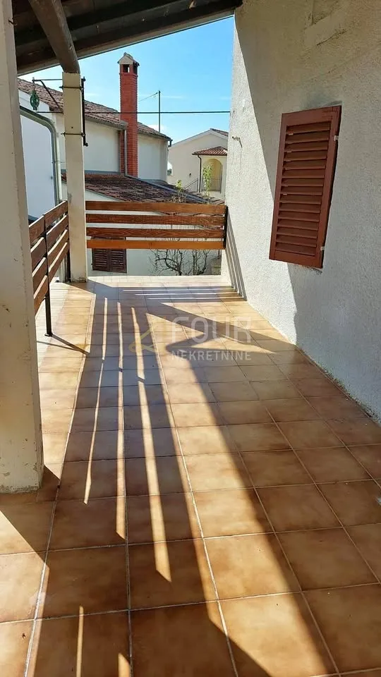 istra, poreč - okolica, kuća s garažom i okućnicom - slika 2