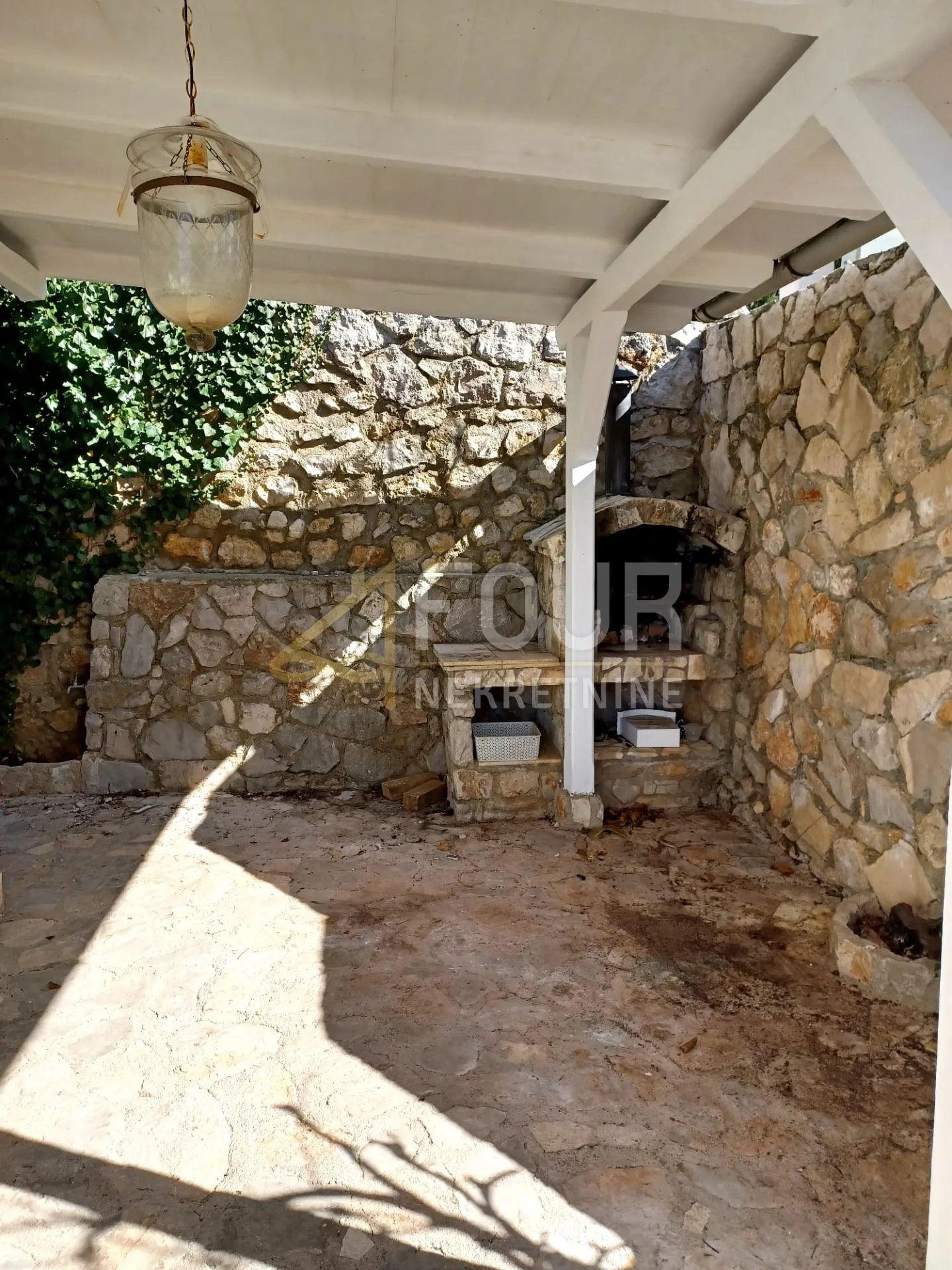 cres, kuća na odličnoj poziciji s pogledom na more i okućnicom - slika 4