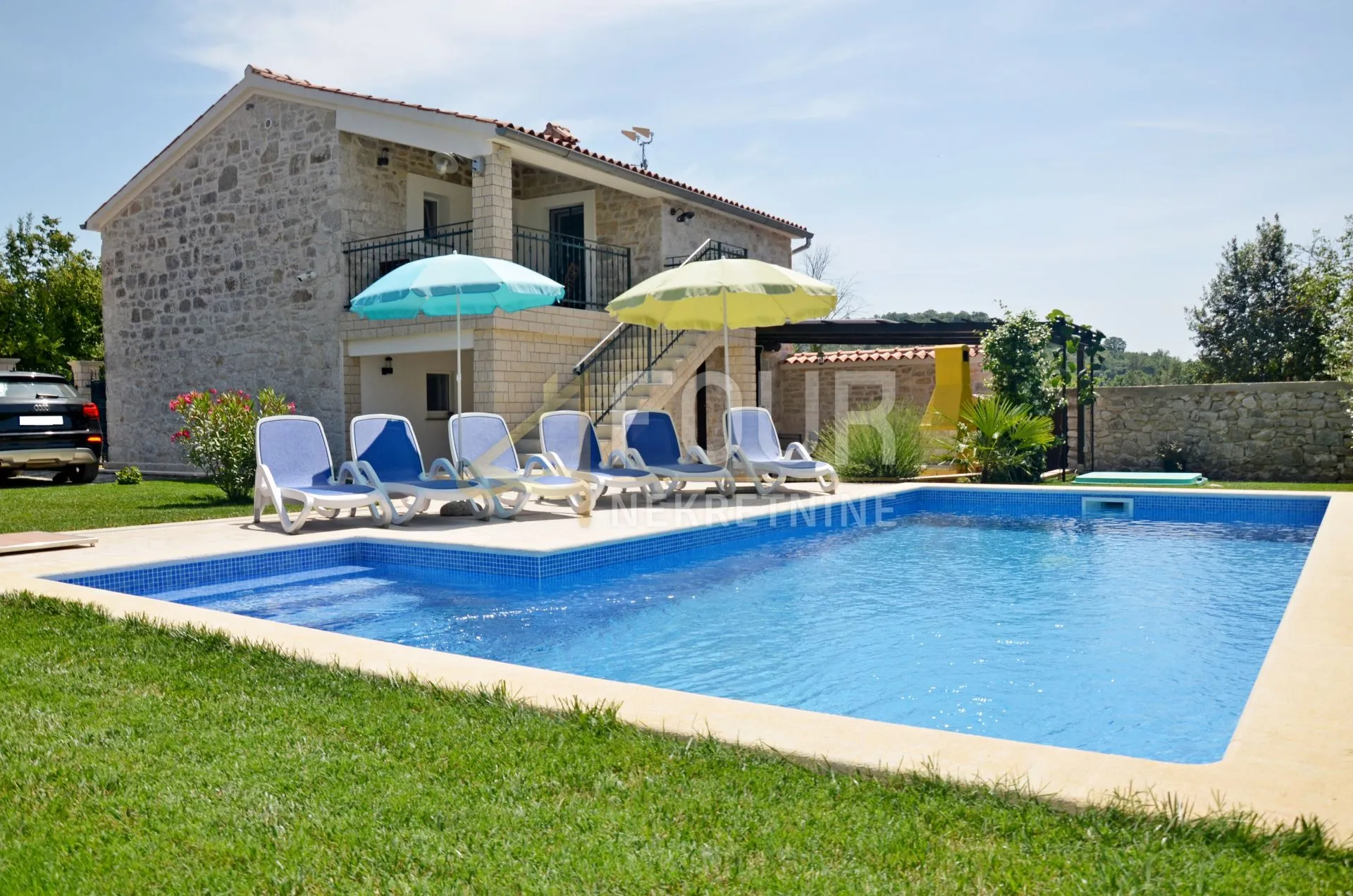 Istra, Poreč, kamena vila s bazenom
