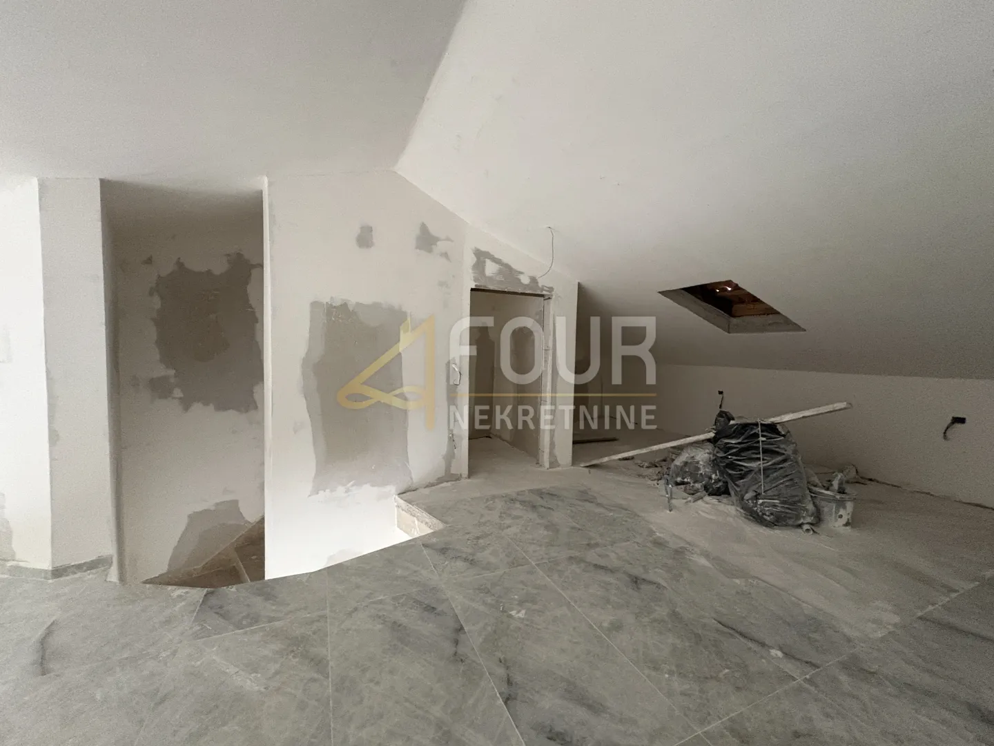istra, fažana, novogradnja, 138.81m2, stan s galerijom, lođa - slika 16
