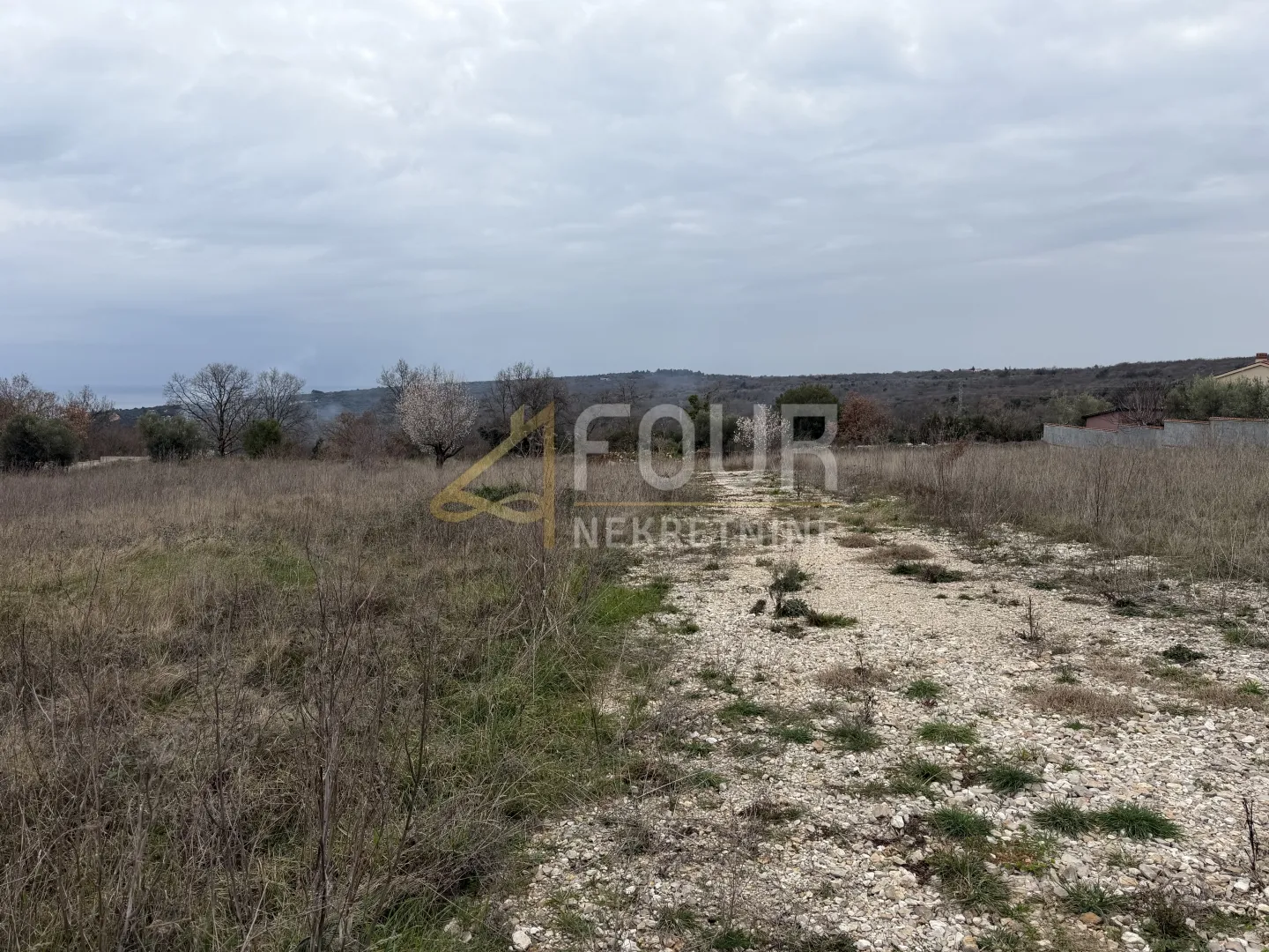 Istra, Peruški, građevinsko zemljište, 620m2, pogled na more - Peruški, Marčana
