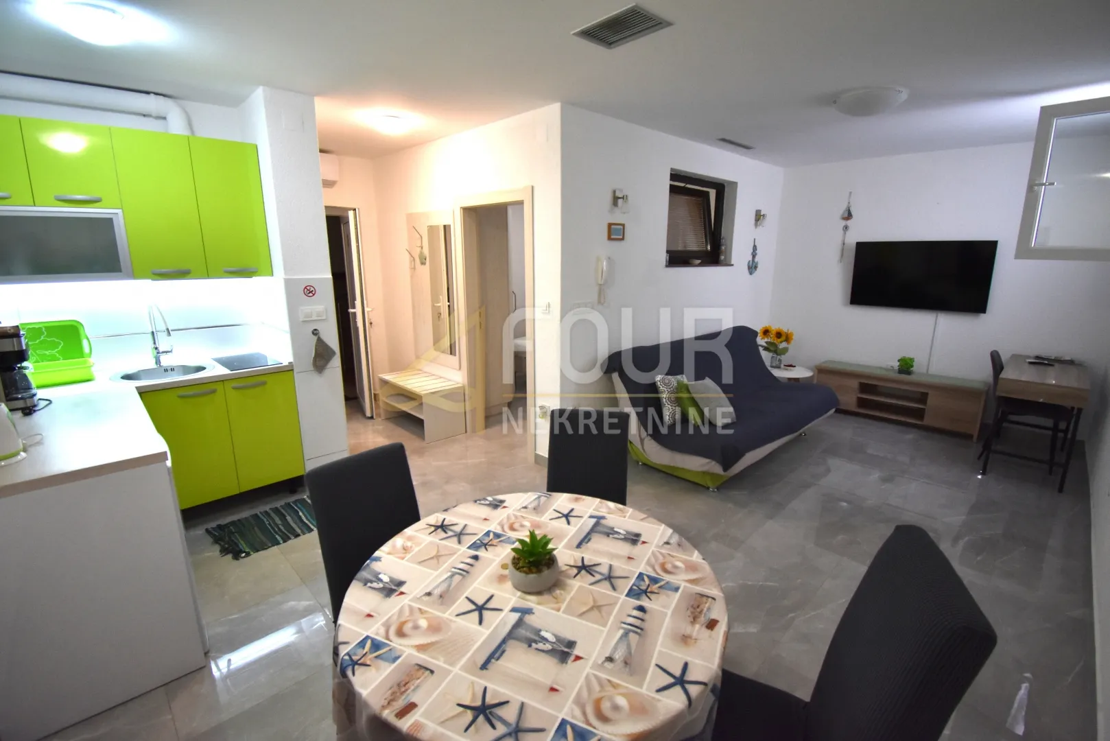 otok krk, malinska, 1s+db, okućnica 81m2 + parkirno mjesto - slika 2