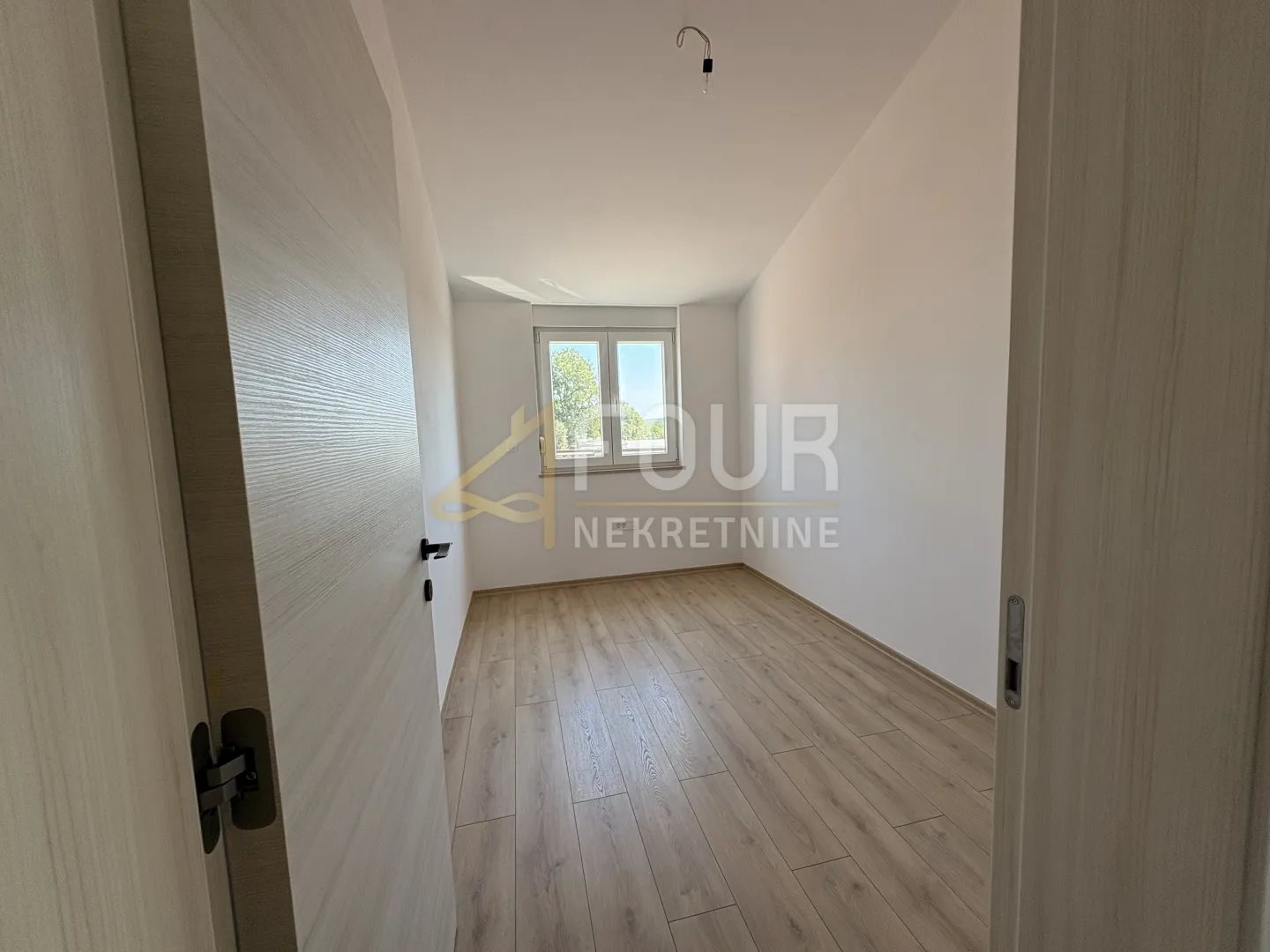 istra, šišan, novogradnja, 214m2, kuća s 2 stana + pomoćni objekt - slika 9