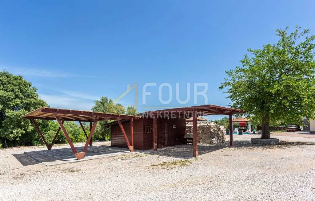 otok krk, dobrinj, samostojeća vila s bazenom - slika 19