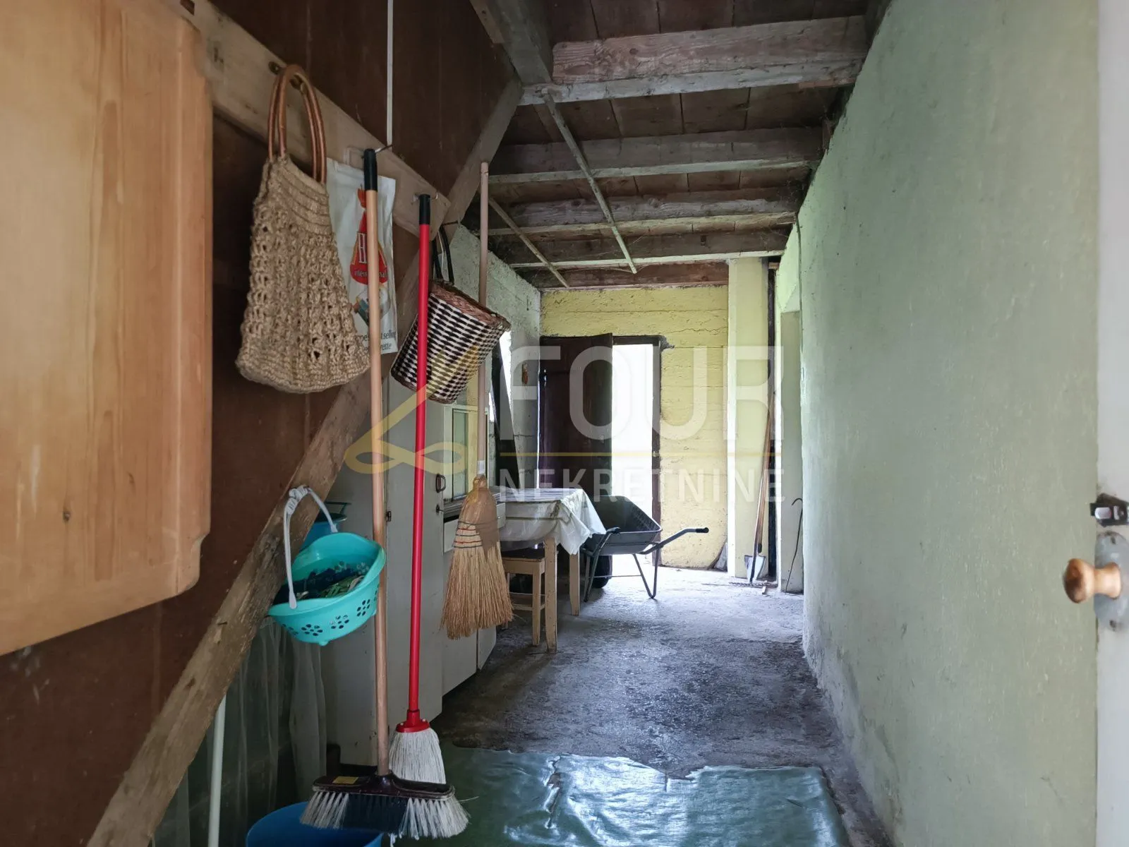gorski kotar, vrbovsko, kuća 200m2 s velikom okućnicom - slika 16