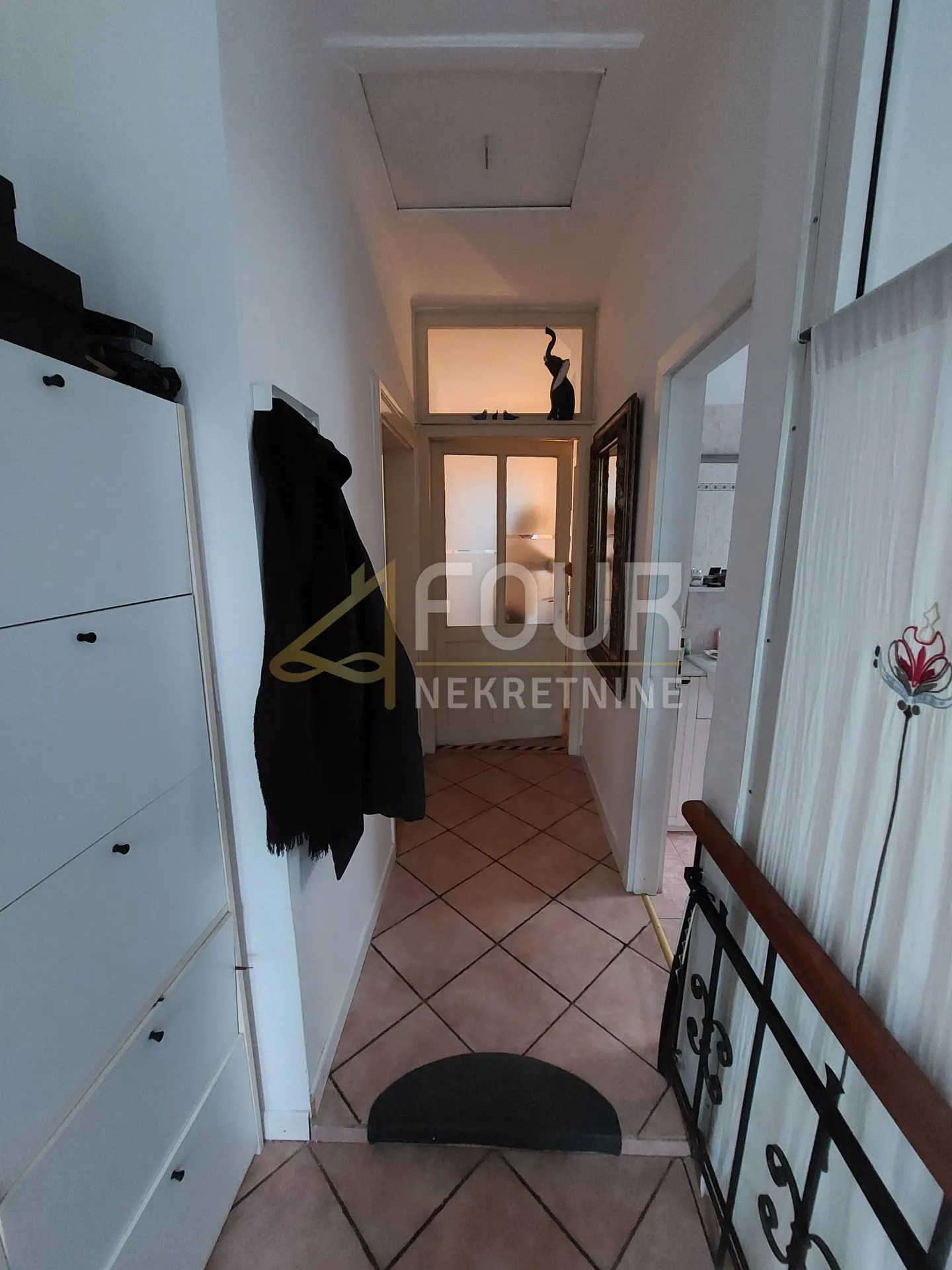 opatija, etaža vile s terasom, veliki potencijal! - slika 13