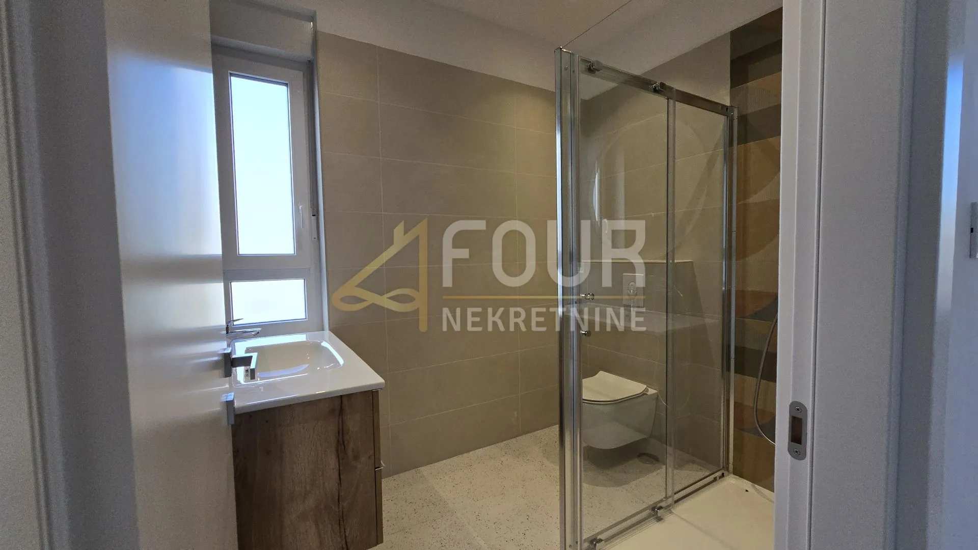 rijeka, vojak, 97m2, 3skl, balkon - slika 19