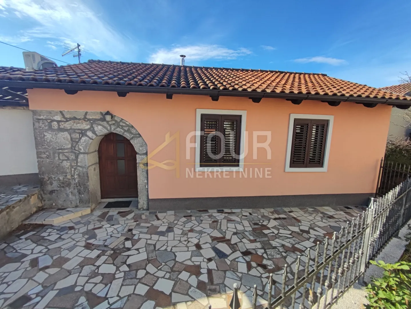 matulji - okolica, adaptirana kuća s 2 apartmana i poslovnim prostorom - slika 2
