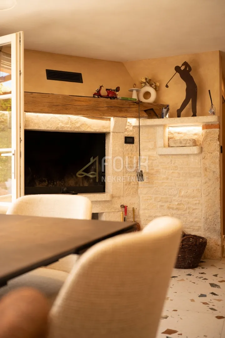 istra, buje, kaštel - okolica, kamena vila s bazenom - slika 15