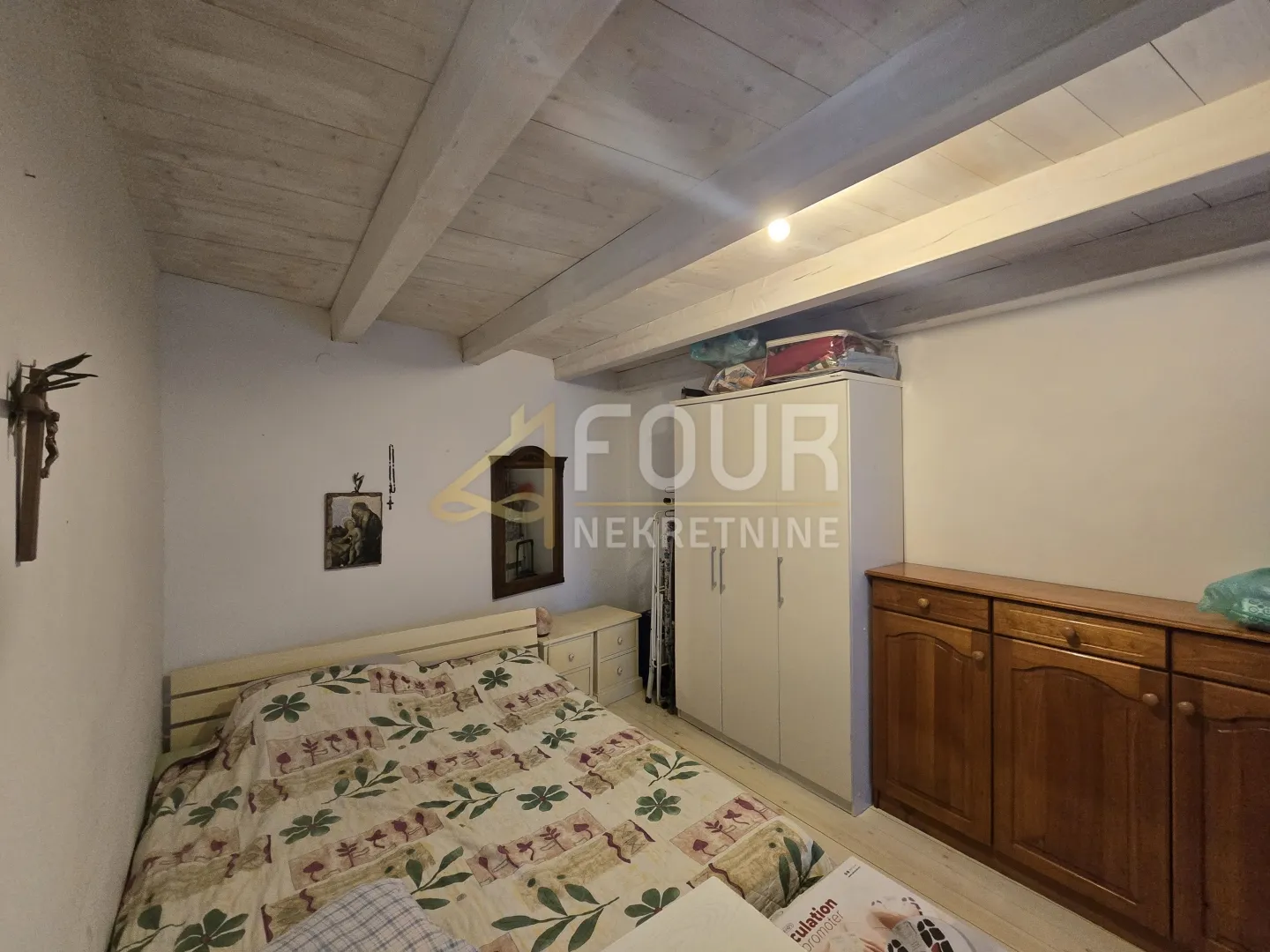 otok cres, grad cres, stan 70m od rive! - slika 8