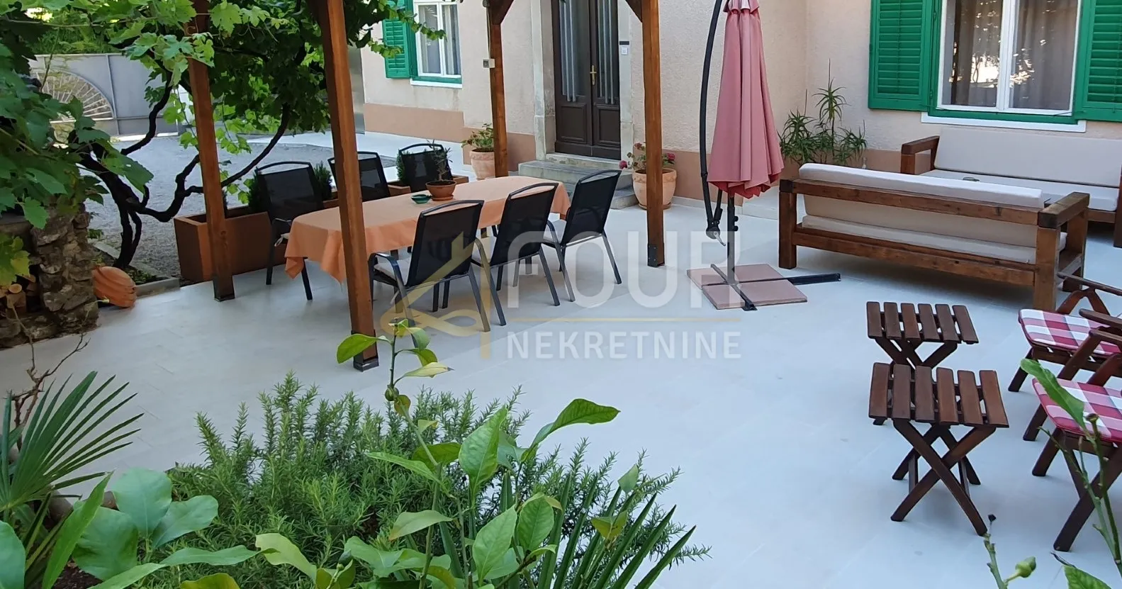 opatija, centar, dvoetažni stan u vili s okućnicom, prvi red do mora ! - slika 11
