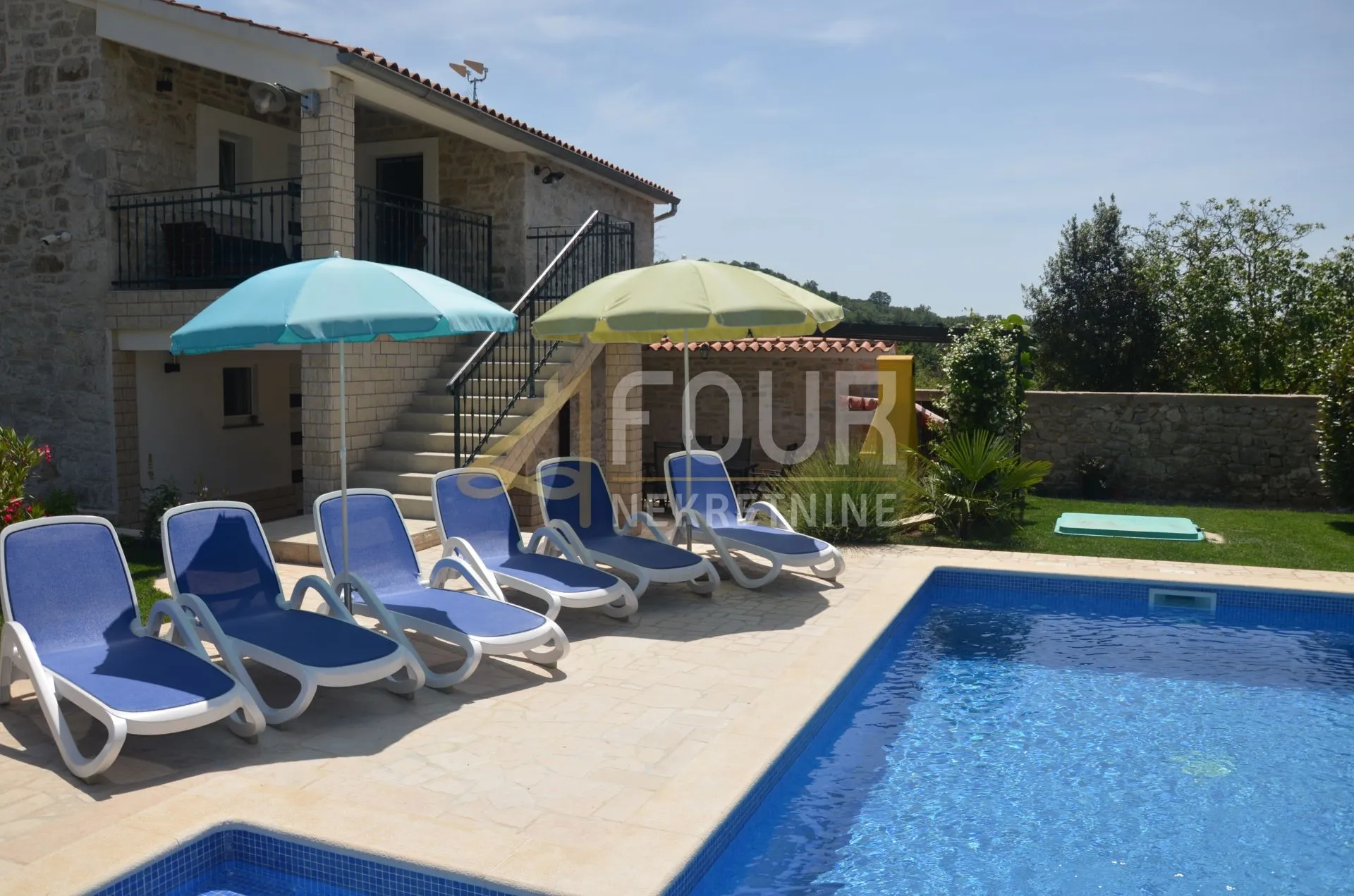istra, poreč, kamena vila s bazenom - slika 9