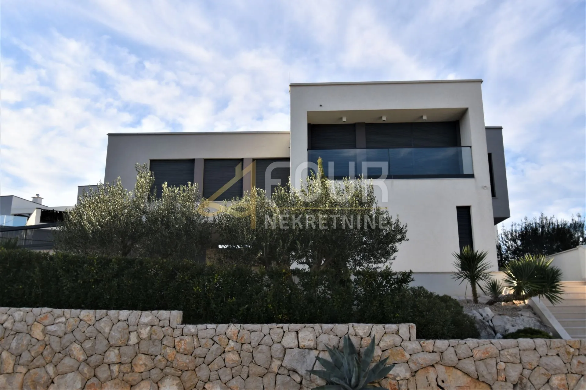 otok krk, luksuzna vila s bazenom - slika 26