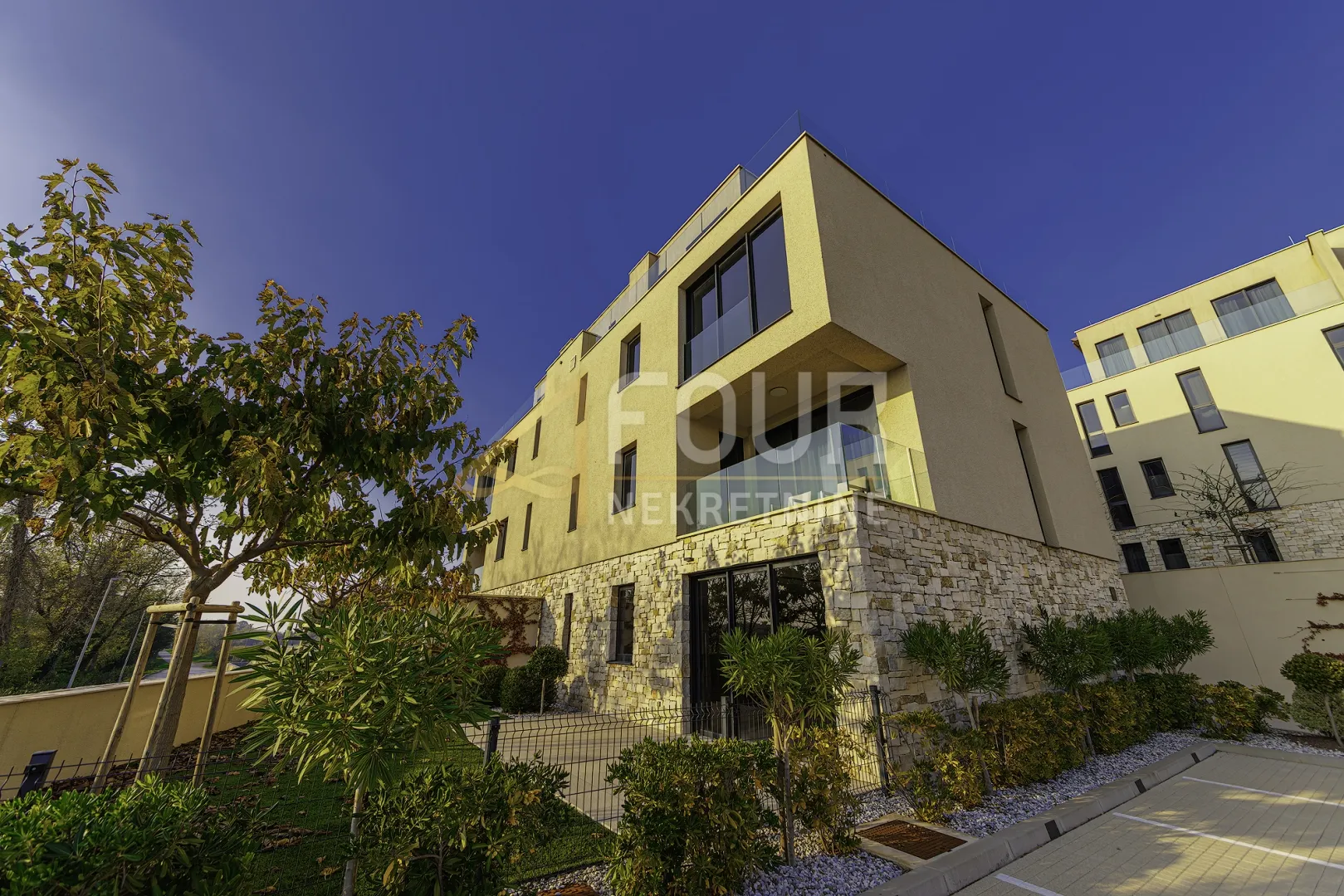 istra, umag - okolica, stan - luksuzni resort, 1. red do mora - slika 14