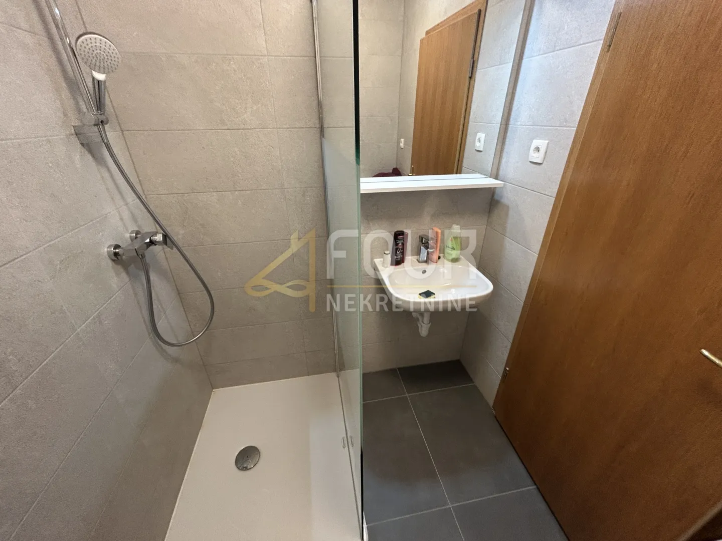 otok krk, baška - okolica, 108.28m2, 3s+db, bazen na korištenje - slika 20