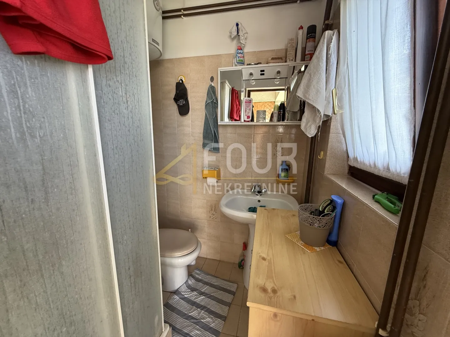 istra, pula, kuća s garažom, dodatnim apartmanom i dvorištem - slika 14
