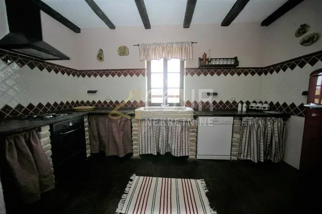 istra, motovun, kamena vila s bazenom - slika 8