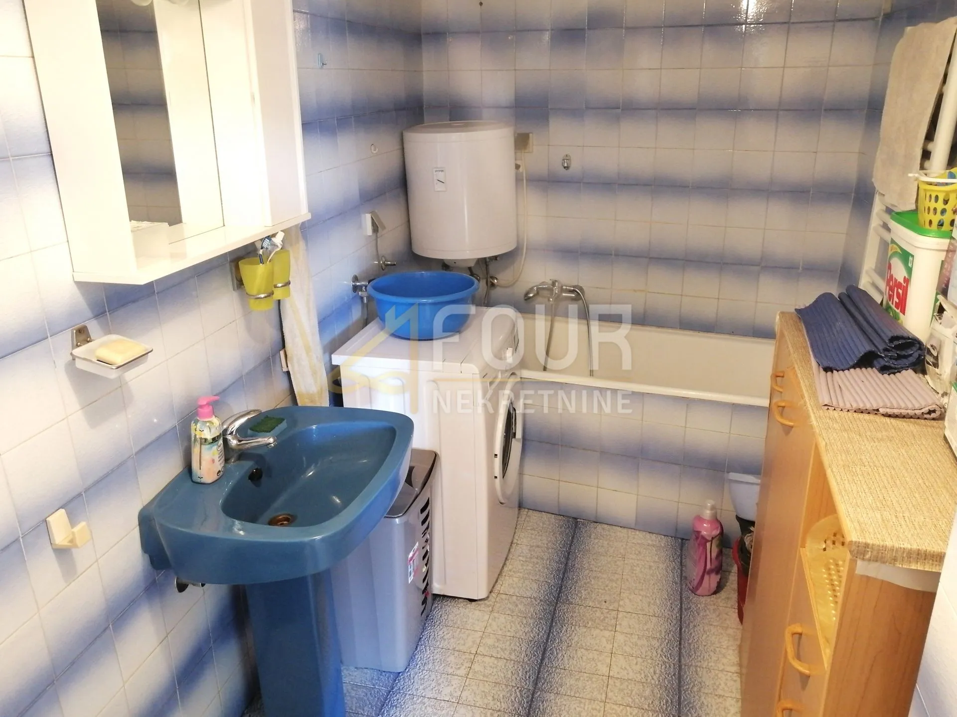 novi vinodolski, kuća s dva stana i pogledom na more, 133m2 - slika 18