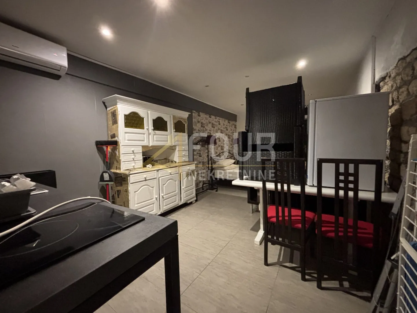 otok rab, kuća u nizu, 110m2, 2 stana - slika 12