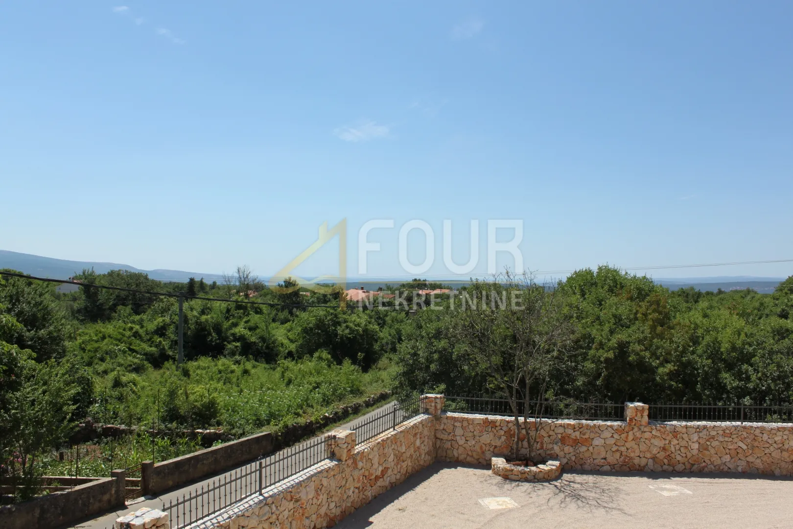 otok krk, dobrinj - okolica, kvalitetna vila s bazenom - slika 26