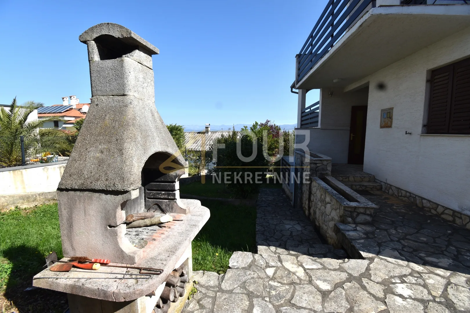 otok krk, njivice, samostojeća kuća, pogled na more - slika 14