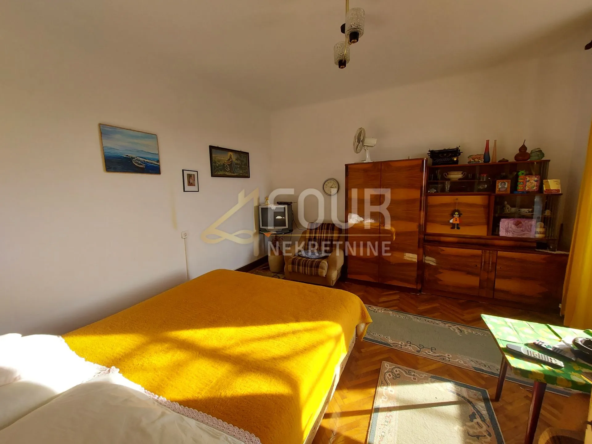 otok krk, samostojeća stara vila s puno potencijala! - slika 8