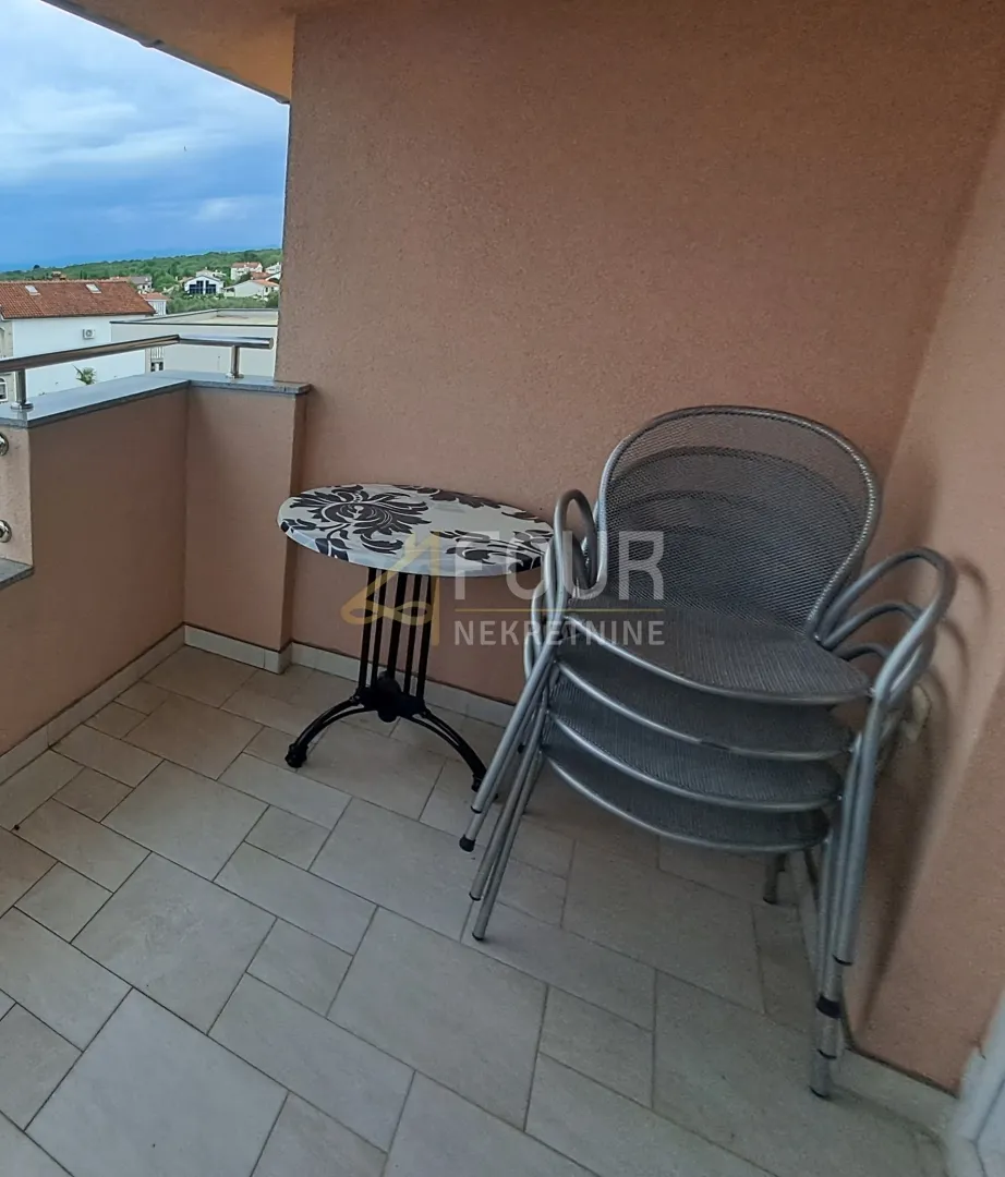 otok krk, malinska, 61m2, 2s+db, terasa - slika 9