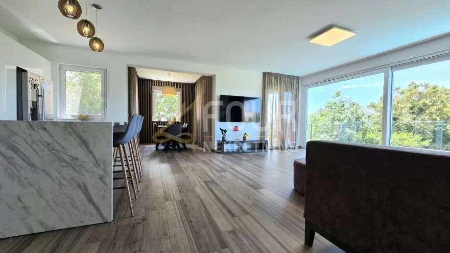 krasica, 292m2, dizajnerska kuća s garažom i uređenom okućnicom - slika 5