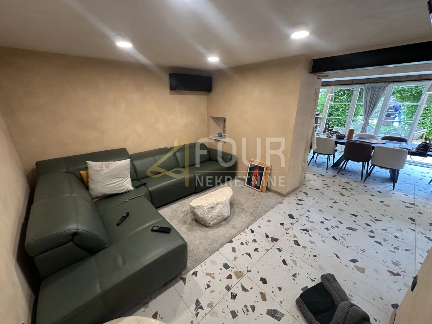 istra, buje, kaštel - okolica, kamena vila s bazenom - slika 10