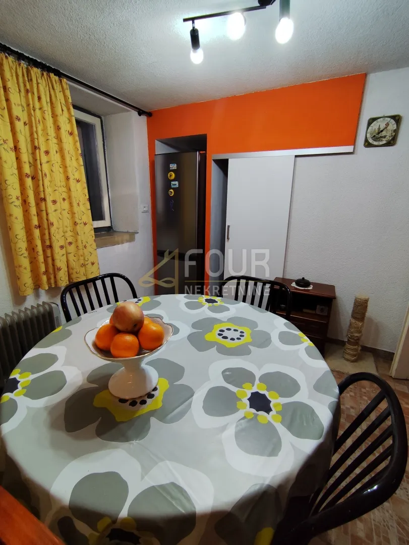 istra, marčana - okolica, autohtona kuća s dva stana 198m2 - slika 5