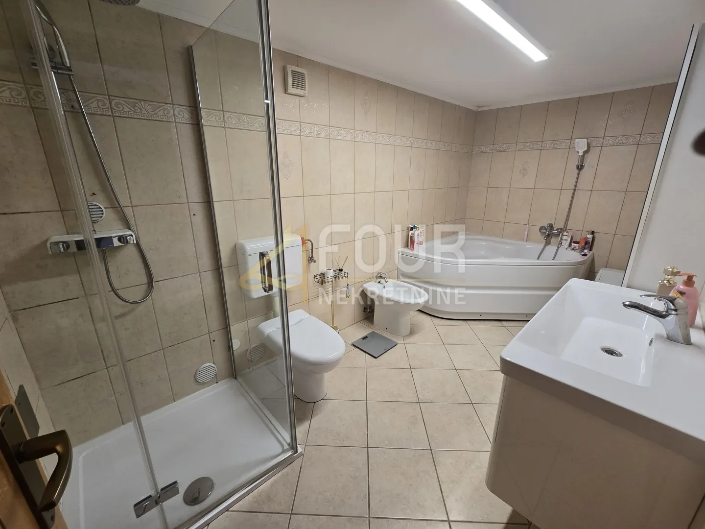 otok cres, adaptirana kuća u starom gradu, 70m od mora! - slika 11