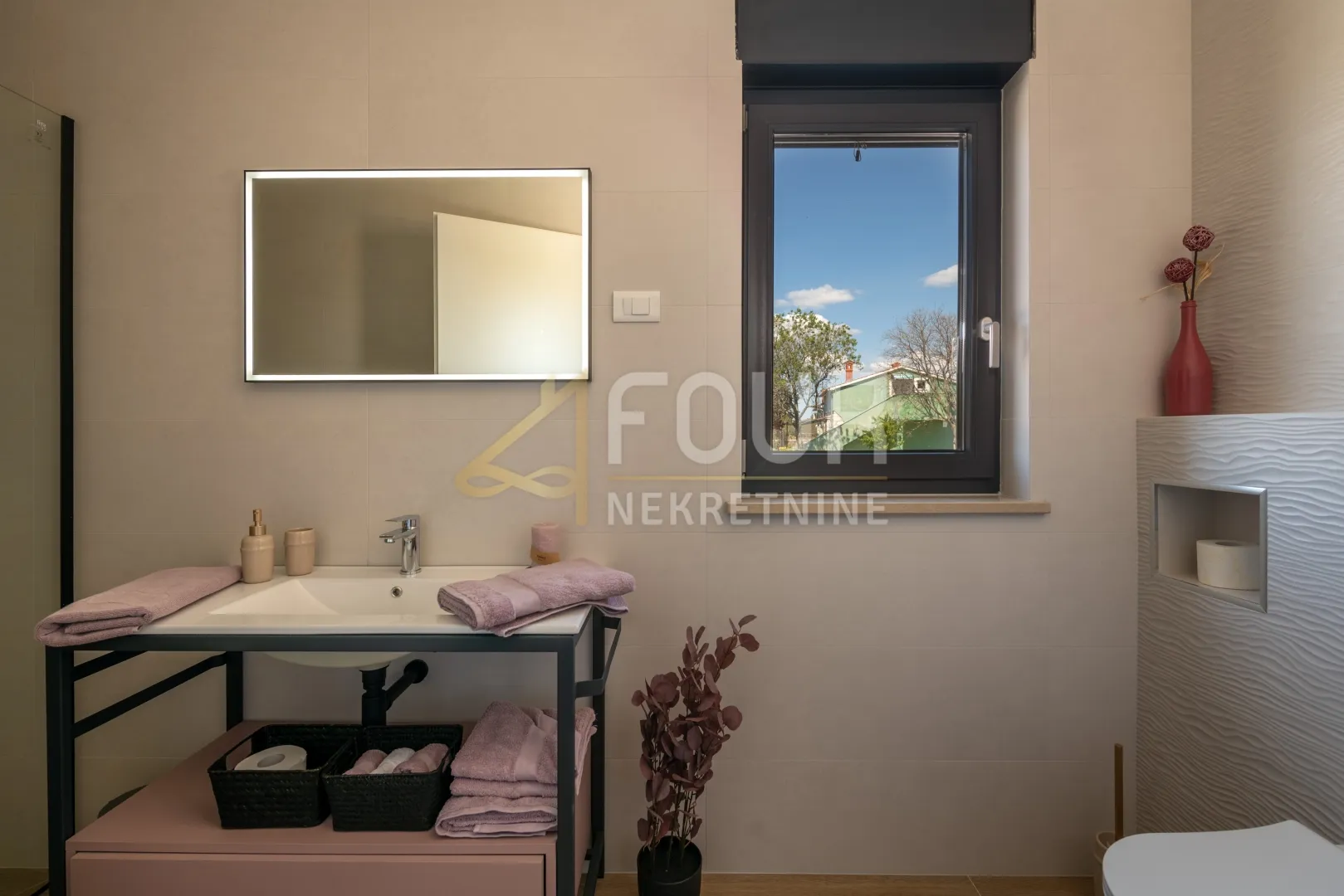 istra, krnica, samostojeća vila s bazenom, pogled na more - slika 17