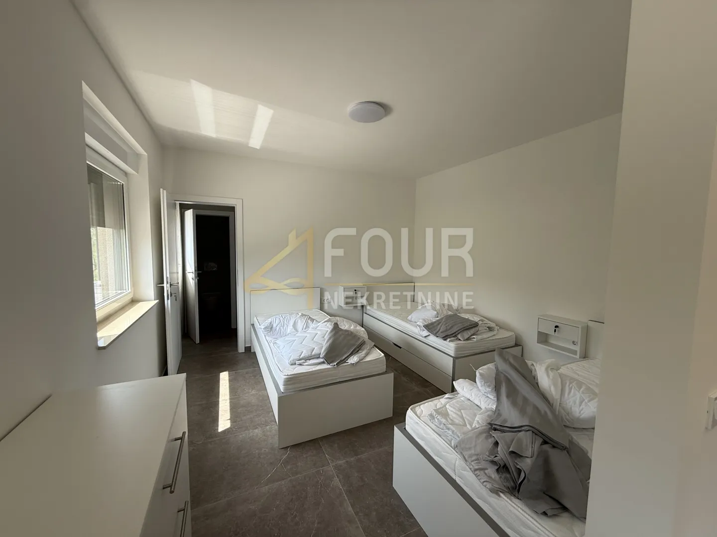 istra, sveti lovreč - okolica, kuća 346m2, balkon, terasa - slika 14
