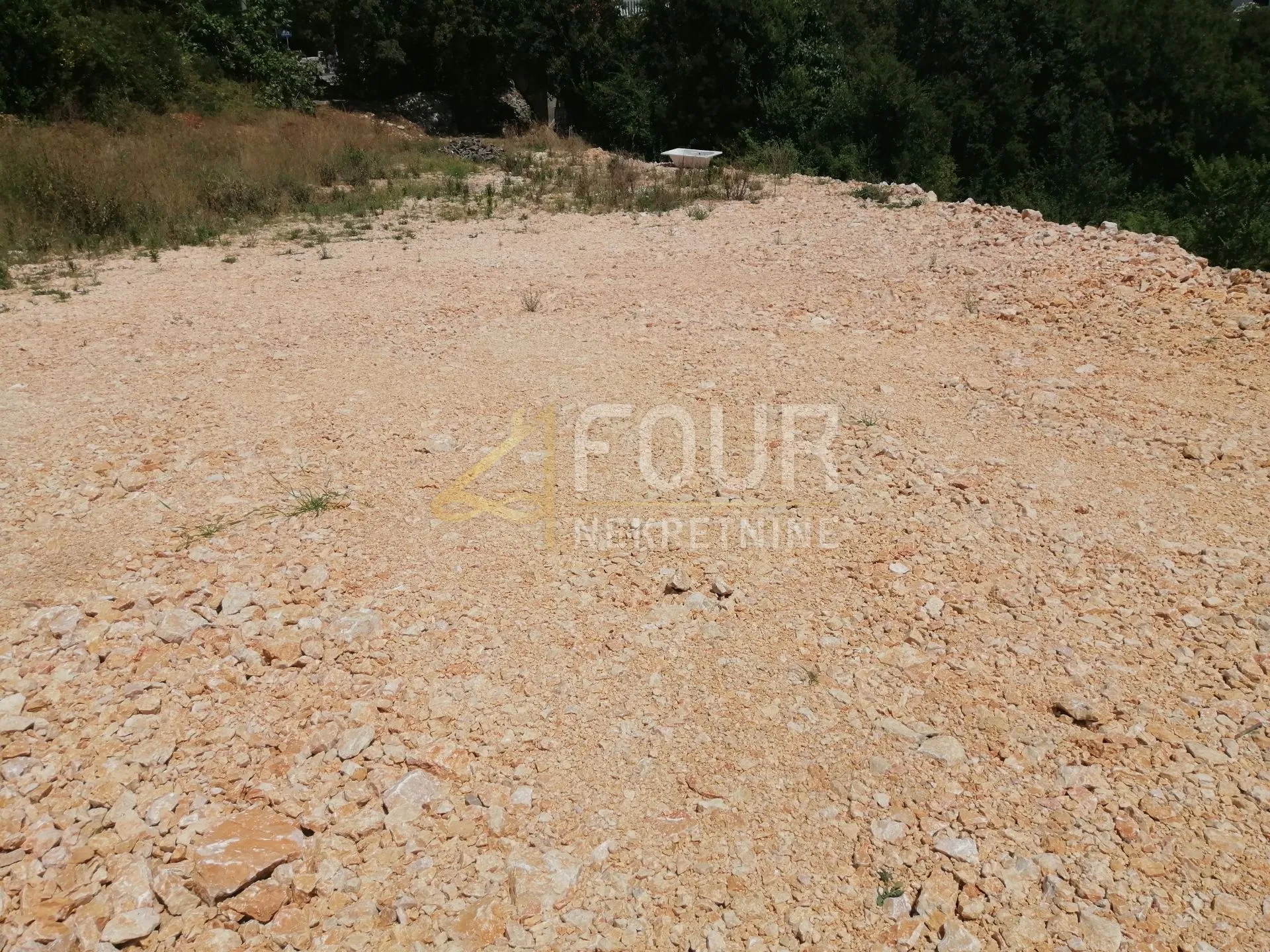 otok krk, kras, zemljište 2.038m2 - slika 3