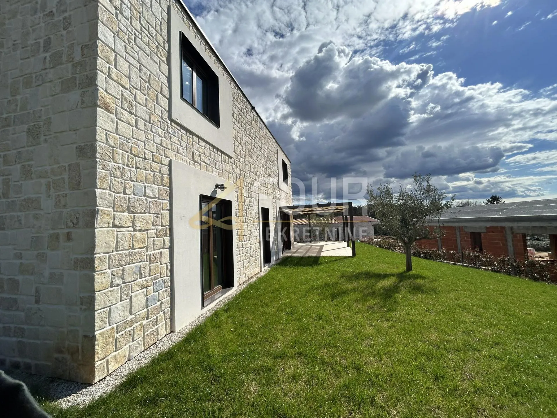 istra, višnjan- okolica, novogradnja, kuća s bazenom - slika 7