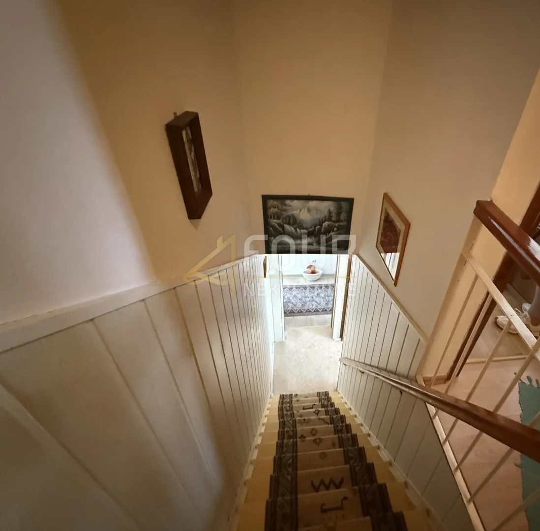 istra, pula, kuća s garažom, dodatnim apartmanom i dvorištem - slika 4