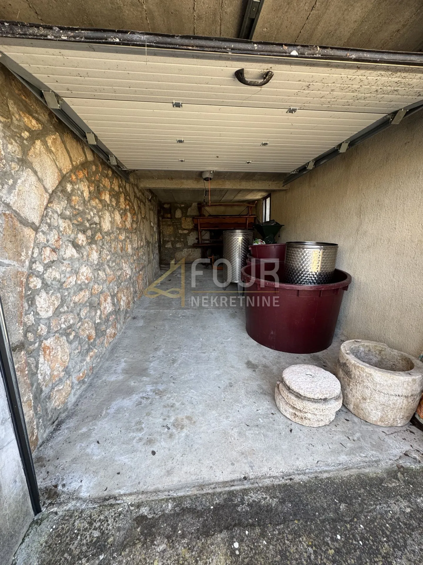 otok krk, milohnići, kuća s garažom, 278.23m2 - slika 17