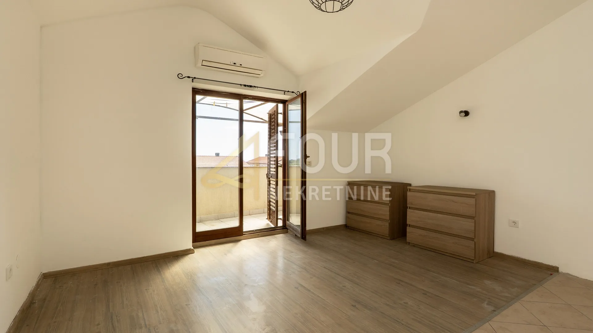 viškovo, 46.30m2, 1s+db, balkon - slika 1