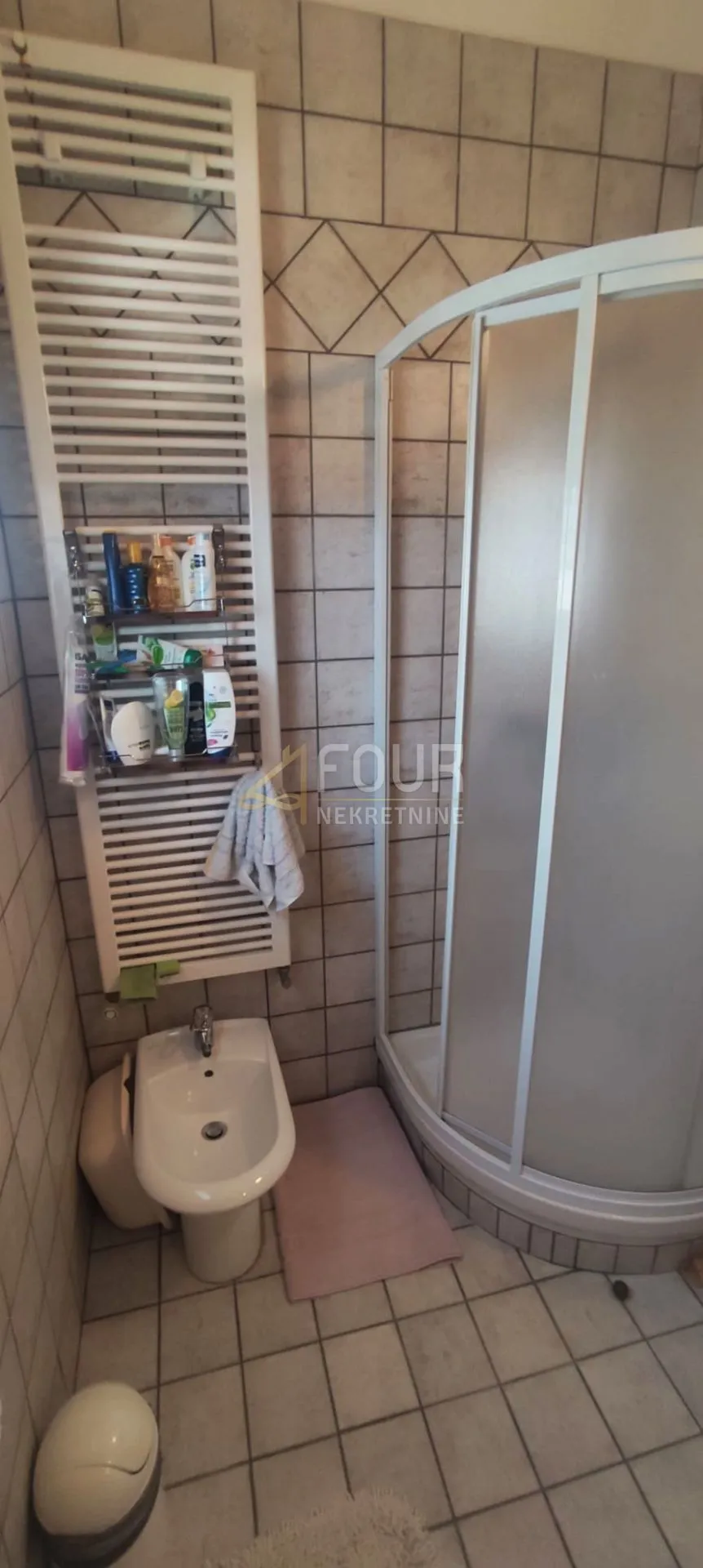 otok krk, malinska, 2s+db, apartman s terasom i pogledom na more - slika 9