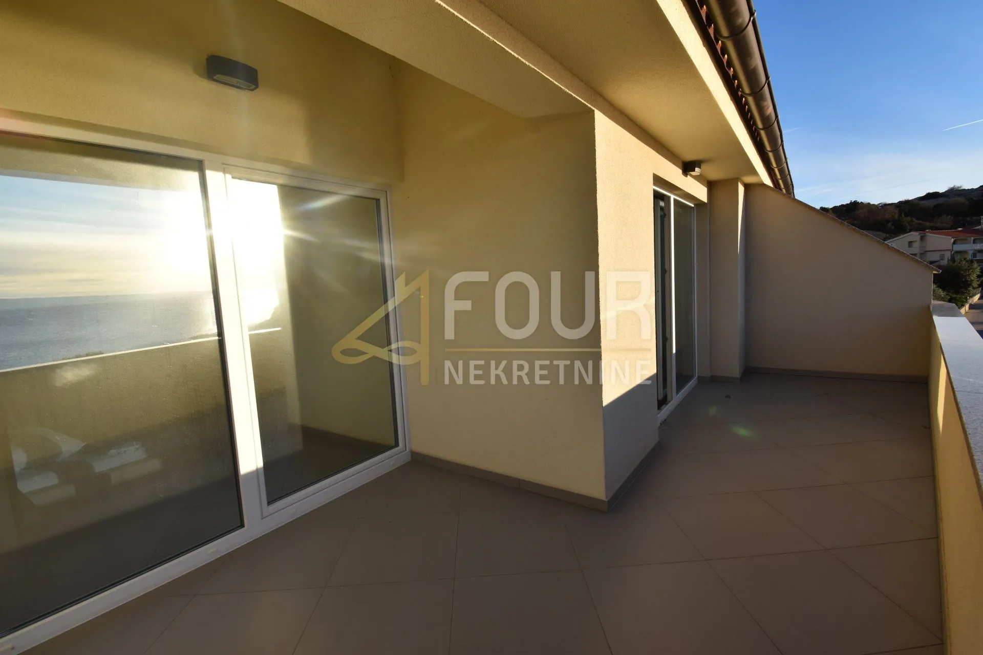 otok krk, stara baška, apartman 110m2, 1. red do mora - slika 3