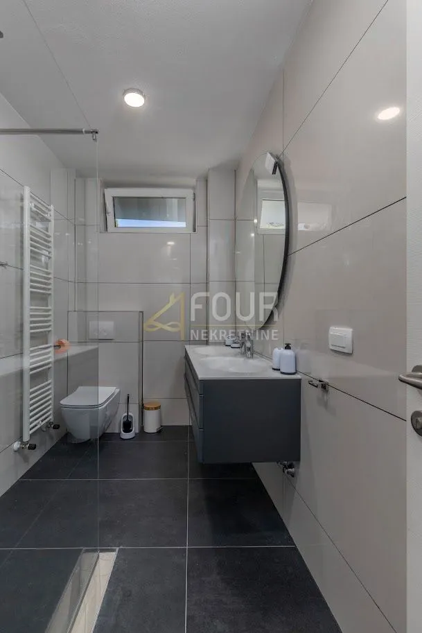 mošćenička draga, luksuzna novogradnja, 430m2, bazen, sauna, prostrana okućnica - slika 17