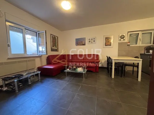 Crikvenica, etaža s više stambenih jedinica, 84.71m2