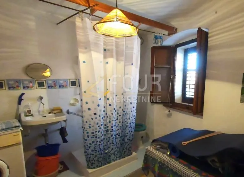 otok cres, cres, stan u staroj jezgri, 44m2, 2s+db, 60m do mora - slika 9