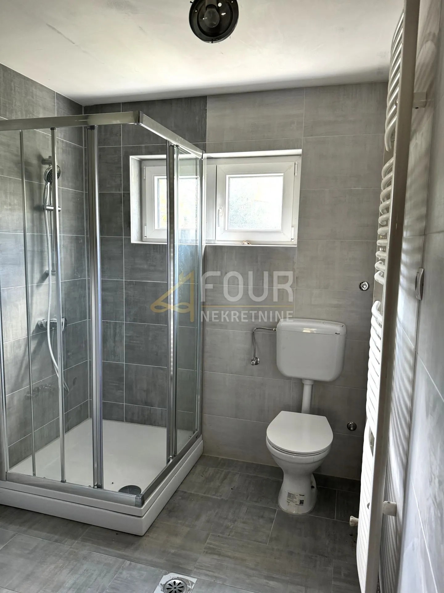 tounj - okolica, samostojeća kuća 200m2, terasa, balkon - slika 6